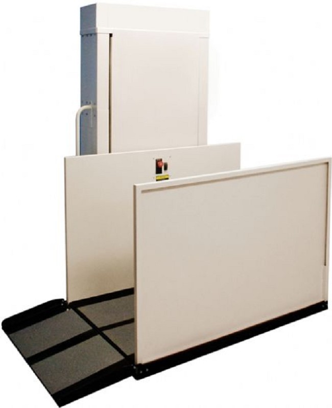 Wheelchair elevator lift with key-operated constant-pressure control switch - ELECTROPEDIC